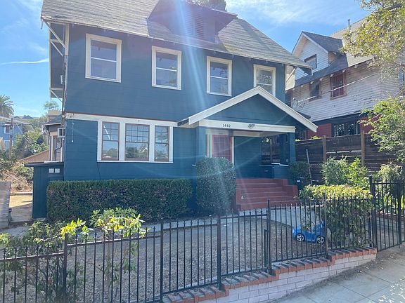 3rd image of 1442 W Sunset Blvd