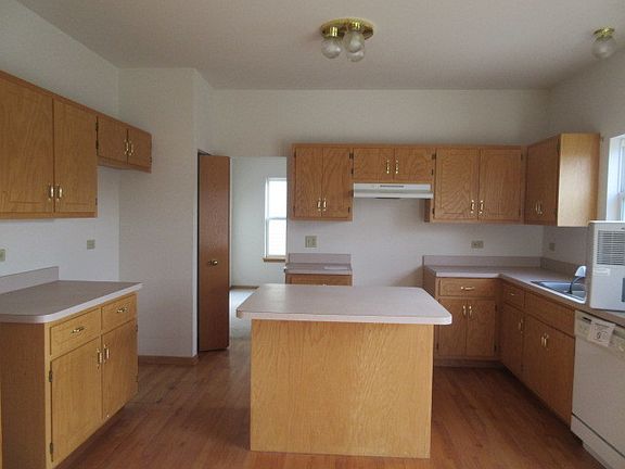 3rd image of 5043 180th St