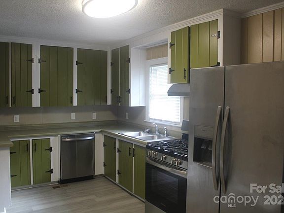 3rd image of 317 E 4th Ave