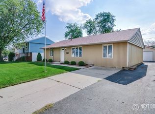 732 Geneva Ave, Romeoville, IL 60446