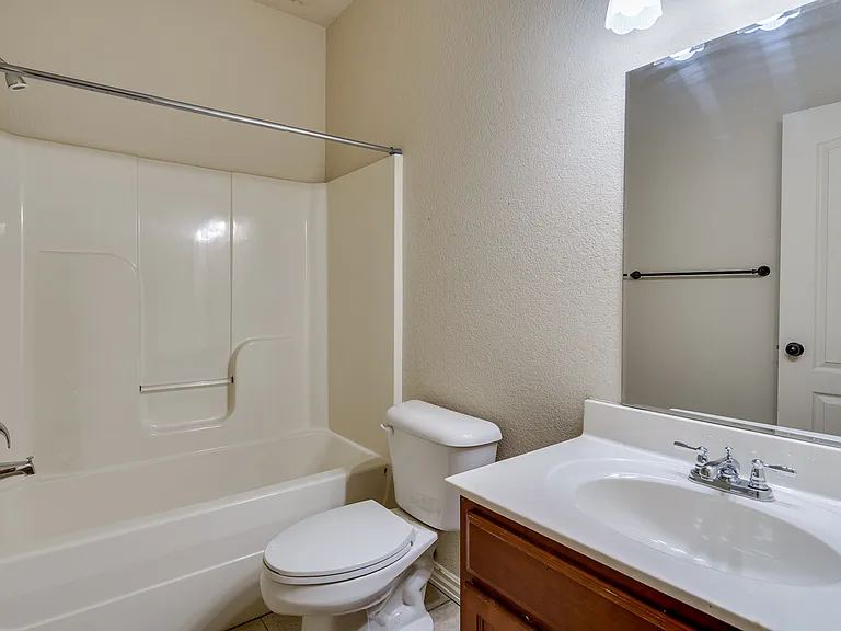 688 S Solis Ave #4 — Photo 11