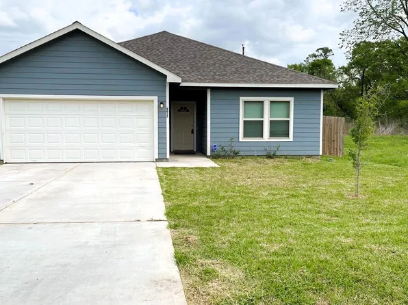8017 Charlesmont St, Houston, TX 77078