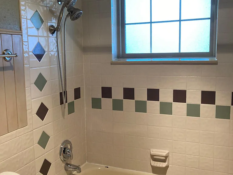 Guess bathroom shower