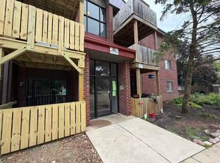 1360 Brook St APT D, Saint Charles, IL 60174