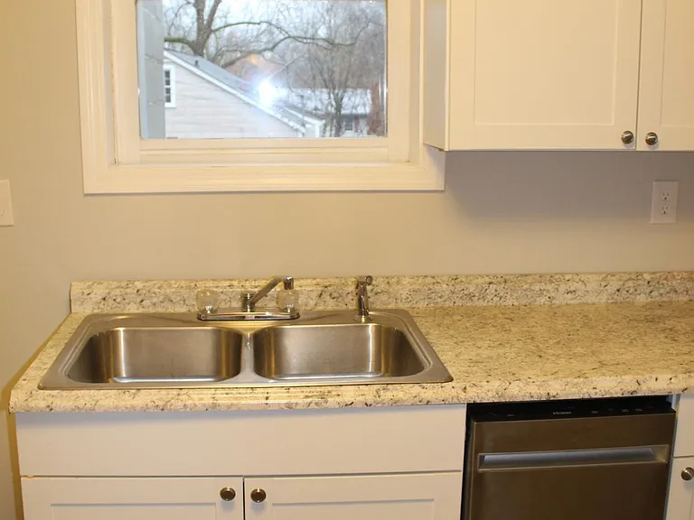301B Park Ave — Photo 14