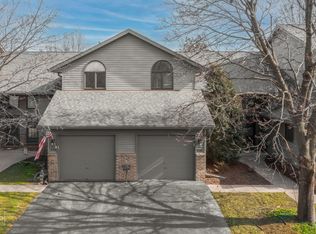 446 Berkshire Dr #0, Crystal Lake, IL 60014