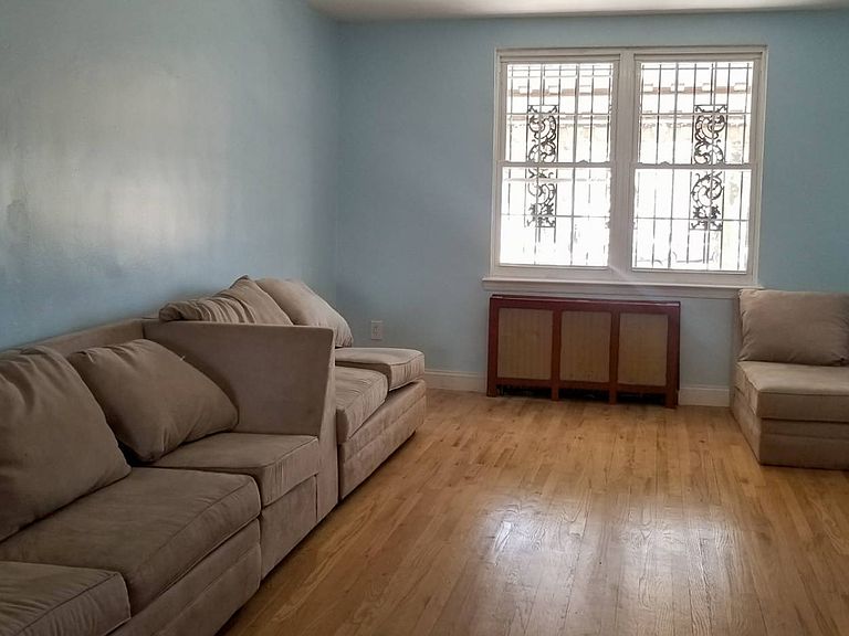 2755 Bronxwood Ave Bronx, NY, 10469 Apartments for Rent