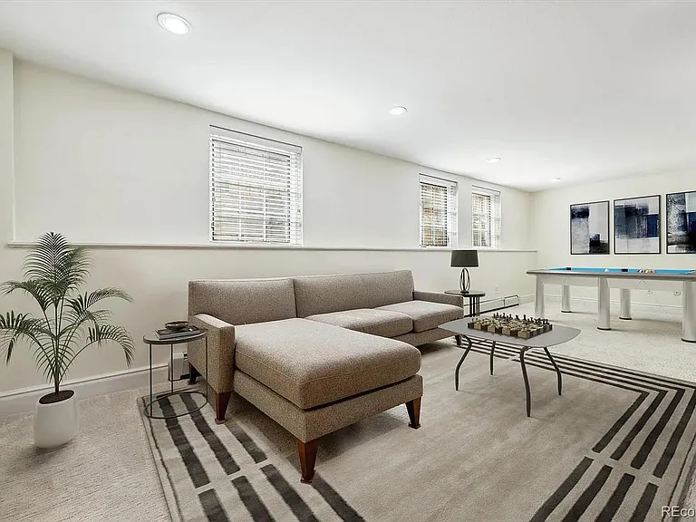 2327 S Columbine St — Photo 15