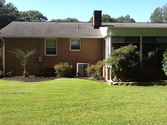 4th image of 107 N Radford Dr