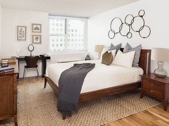 4th image of 355 S End Ave APT 31F