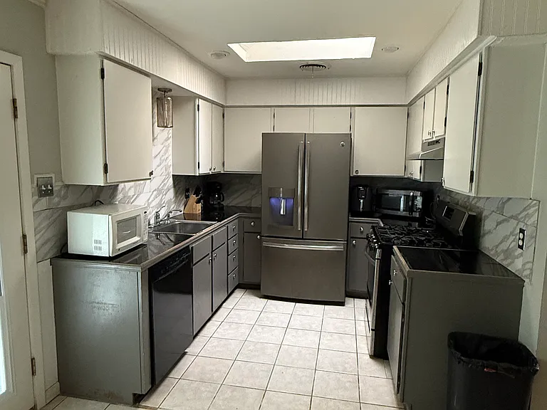 4406 Thomason Dr #A — Photo 2