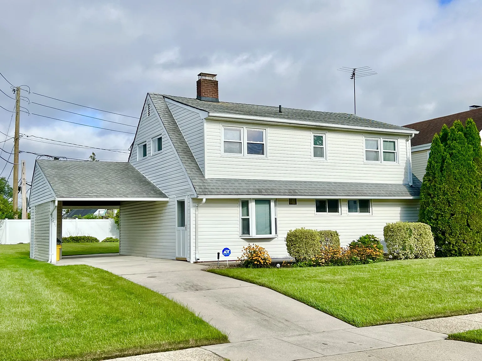 5 bed, 1600 sqft, $4,500 — Photo 2