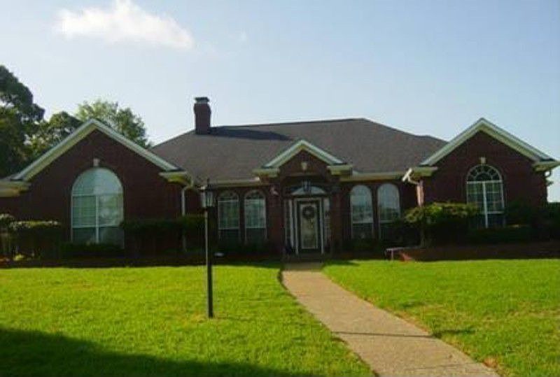 1st image of 18475 Woodhollow Dr
