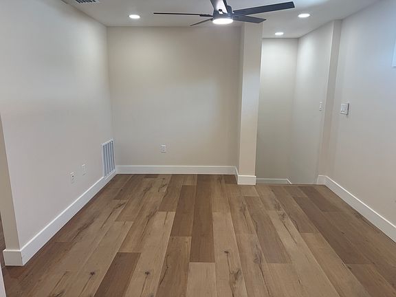 4th image of 925 24th Ave N #1/2