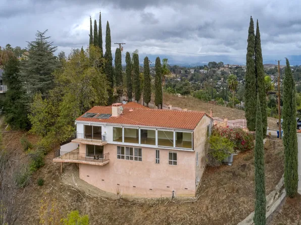 4613 Reforma Rd, Woodland Hills, CA 91364