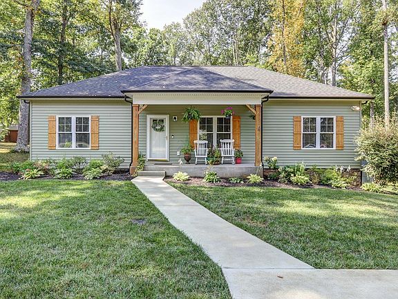 3rd image of 1308 Willow Oak Dr