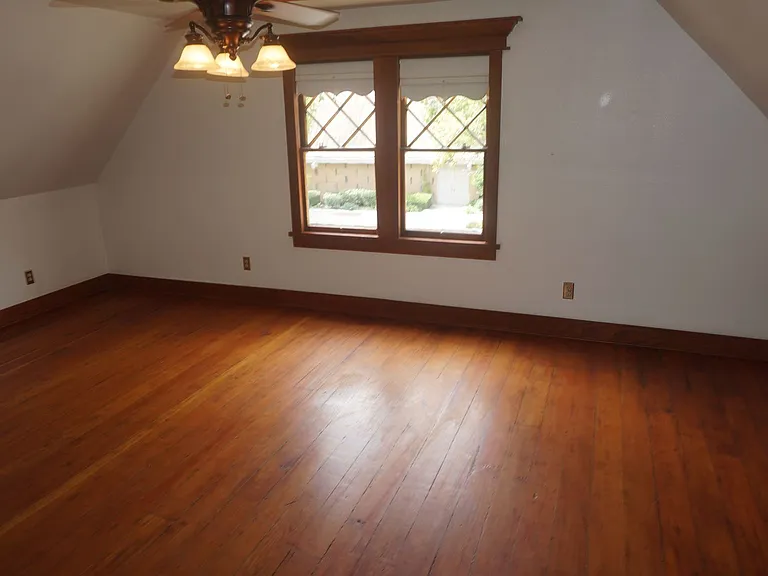 191 N Grand St — Photo 11
