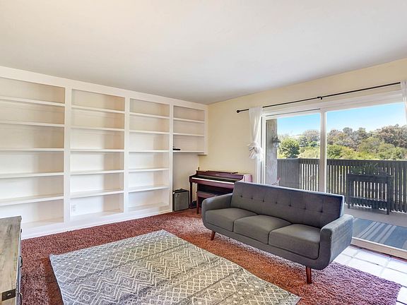 3rd image of 8636 Via Mallorca APT B