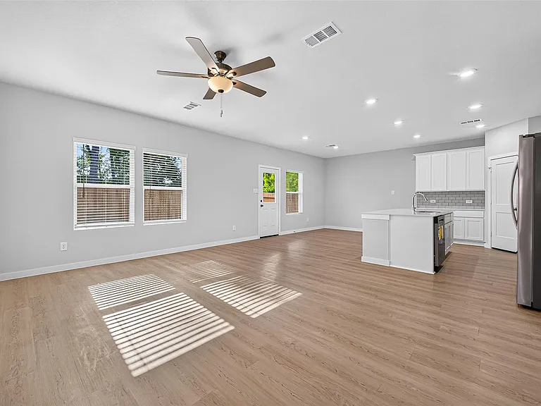 186 Valiant Ridge Trl — Photo 4