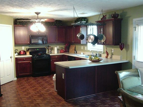 2nd image of 985 Paper Creek Dr