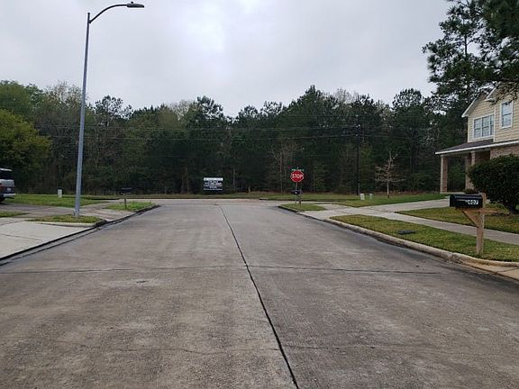 4th image of 411 Laurel Pine Dr