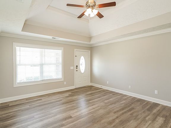 3rd image of 7819 Ellen Dr