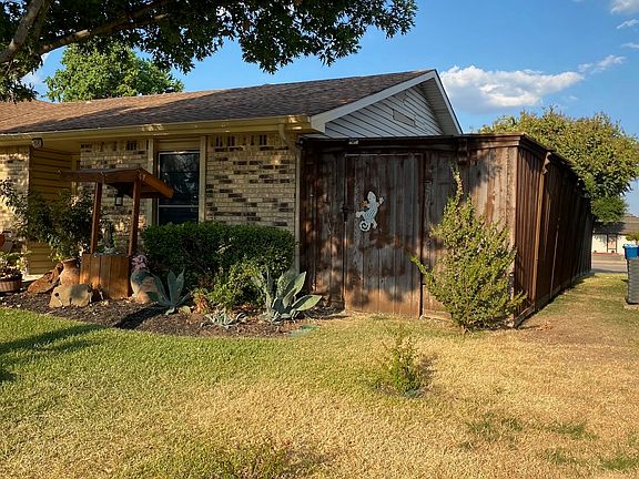 3rd image of 5701 Magnolia Ln