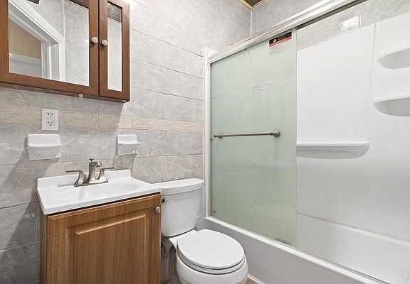 5th image of 44-70 21st St #3