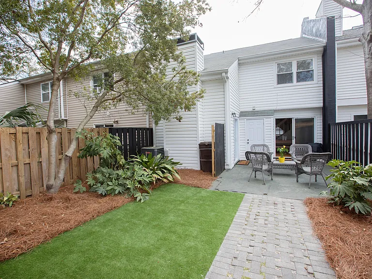 637 Baytree Ct — Photo 21