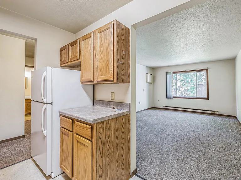 669 S Main St — Photo 12