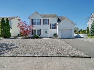 16 W Pier St, Brick, NJ 08723