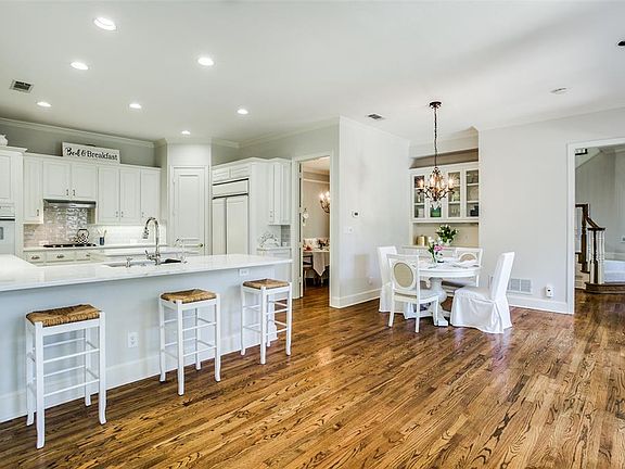 5th image of 2611 Lexington Pl