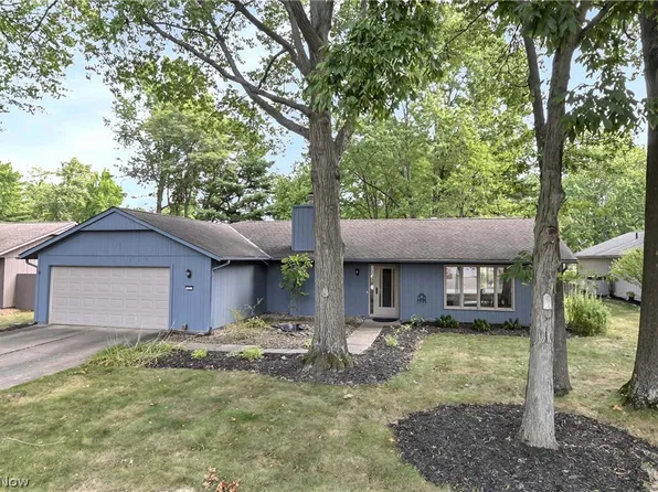 10773 Pebble Brook Ln, Strongsville, OH 44149