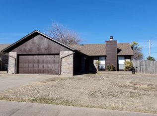 1101 NW 6th Pl, Moore, OK 73170