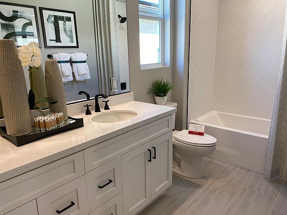 hallway full bath/ model house photo