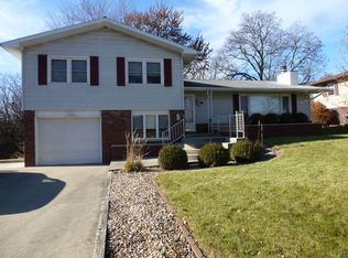 7167 Sunset Dr, Clinton, IL 61727