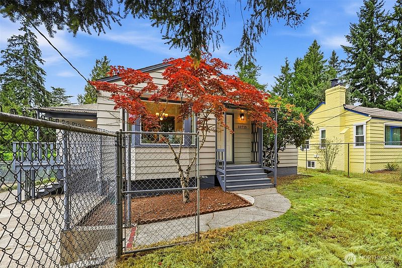 3rd image of 10713 15th Avenue NE