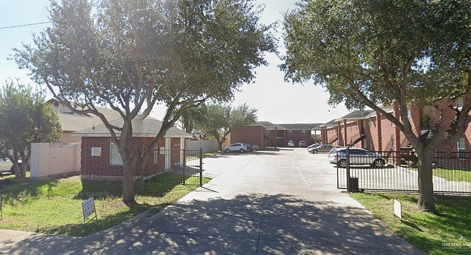 2nd image of 2405 Hibiscus Ave