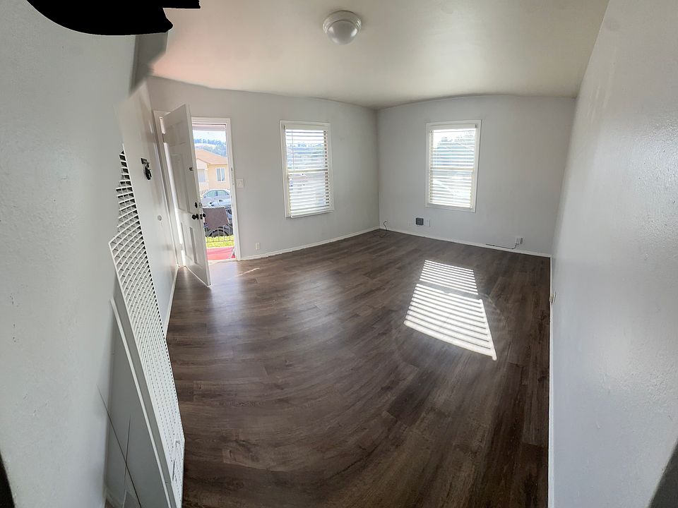 1st image of 15091 Robin St #1