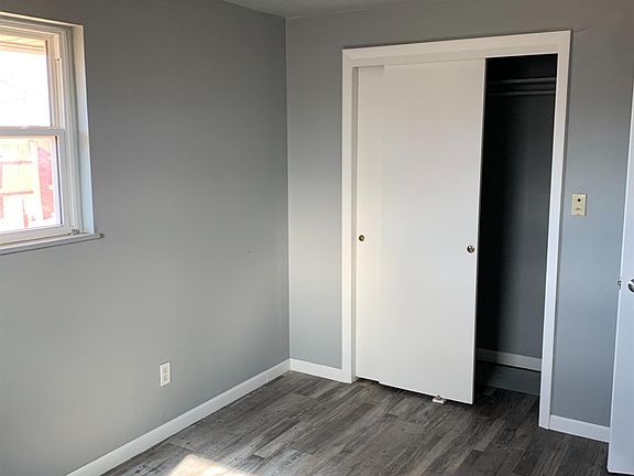 4th image of 204 N Lee St