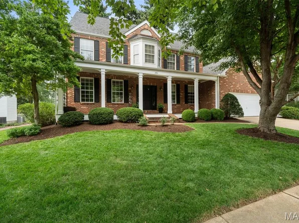 283 Dickens Farm Ln, Ballwin, MO 63021