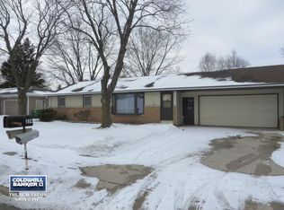 374 Skyline Blvd, Green Bay, WI 54302