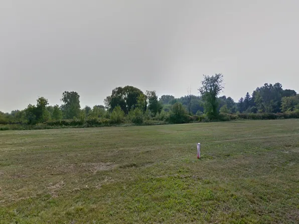 35638 Kilkenny Dr, New Baltimore, MI 48047