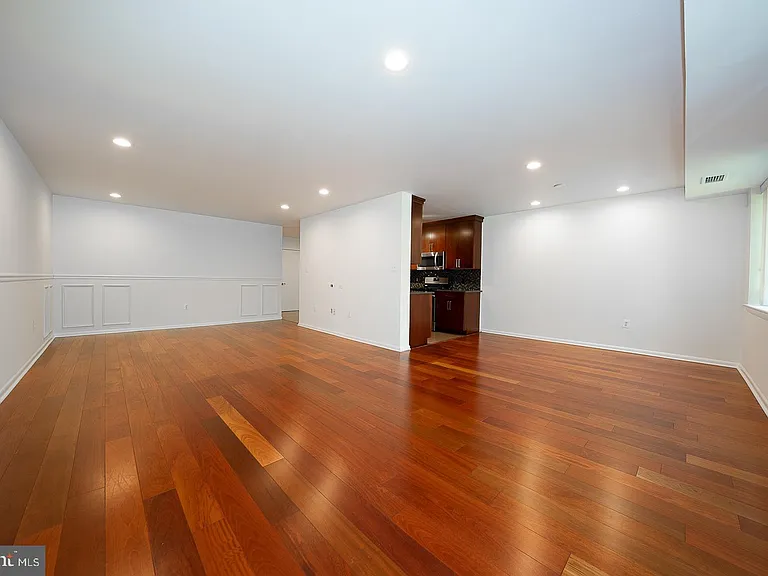 1640 Oakwood Dr #W-216 — Photo 12
