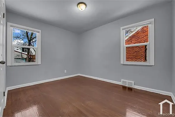 17212 Sunderland Rd — Photo 5