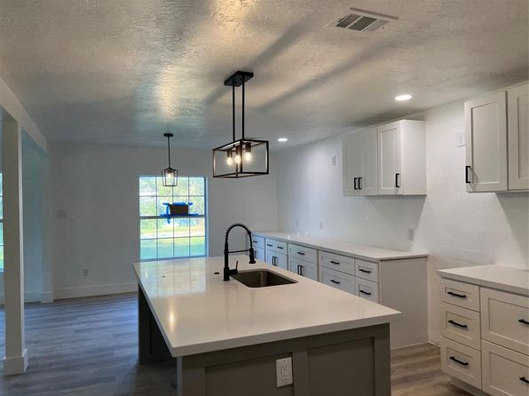 502 Independence St, Liberty, TX 77575
