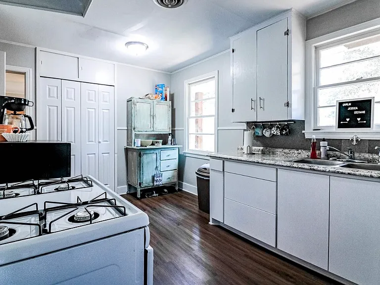 611 Matthew St — Photo 4