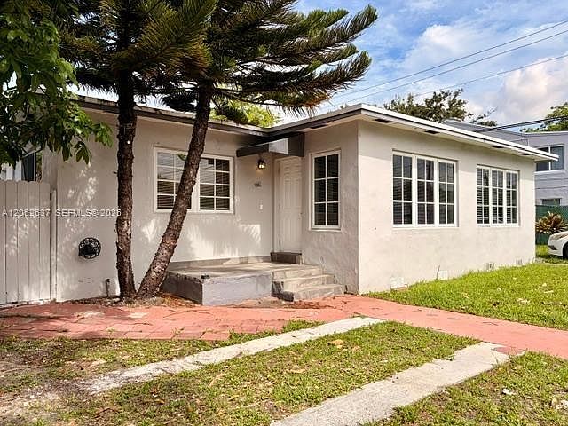 1st image of 132 SW 20th Ave #132