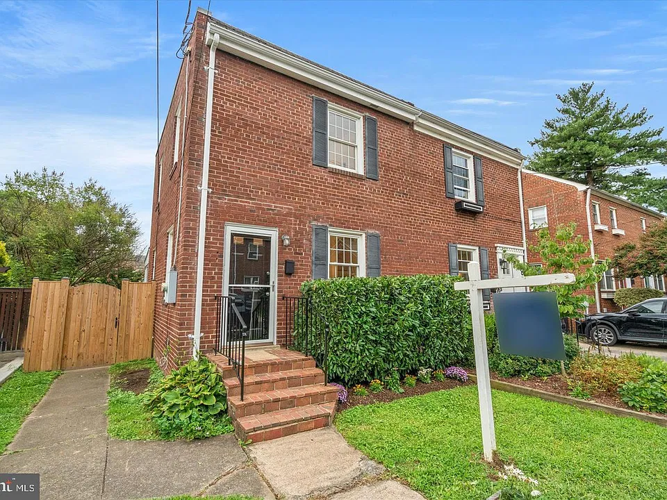 317 E Custis Ave #A
