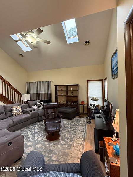 3rd image of 35 Green Meadow Drive